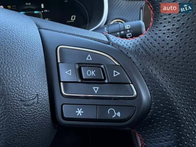 Белый МГ ZS EV, объемом двигателя 0 л и пробегом 83 тыс. км за 16200 $, фото 25 на Automoto.ua