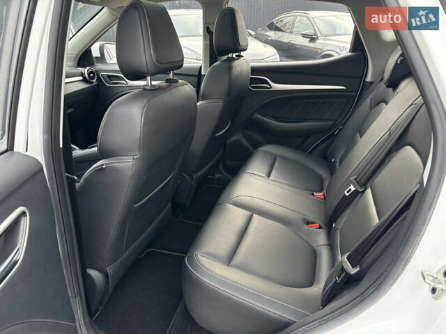 Белый МГ ZS EV, объемом двигателя 0 л и пробегом 45 тыс. км за 14300 $, фото 36 на Automoto.ua