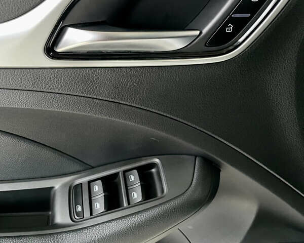 Белый МГ ZS EV, объемом двигателя 0 л и пробегом 45 тыс. км за 16999 $, фото 21 на Automoto.ua