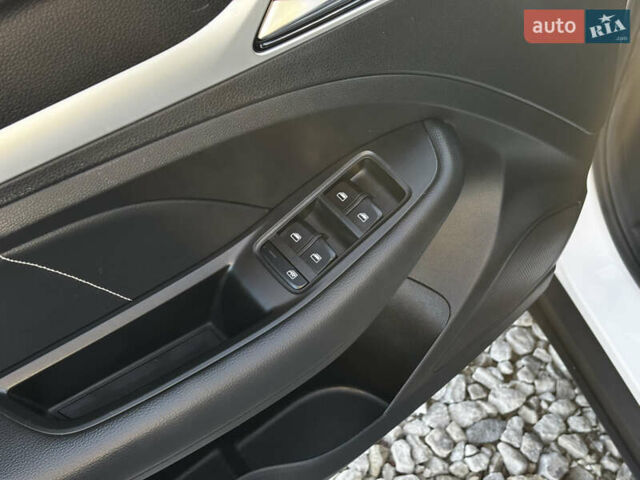 Белый МГ ZS EV, объемом двигателя 0 л и пробегом 34 тыс. км за 14100 $, фото 32 на Automoto.ua
