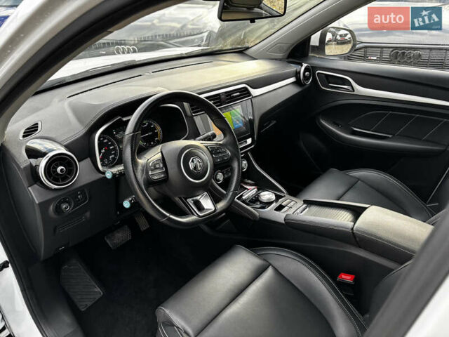 Белый МГ ZS EV, объемом двигателя 0 л и пробегом 57 тыс. км за 14100 $, фото 17 на Automoto.ua