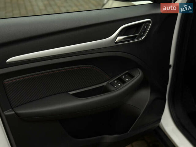 Белый МГ ZS EV, объемом двигателя 0 л и пробегом 8 тыс. км за 17500 $, фото 45 на Automoto.ua