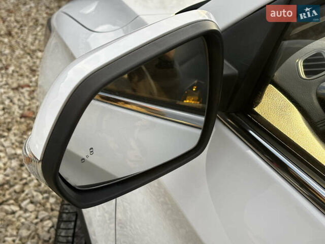Белый МГ ZS EV, объемом двигателя 0 л и пробегом 57 тыс. км за 14100 $, фото 12 на Automoto.ua