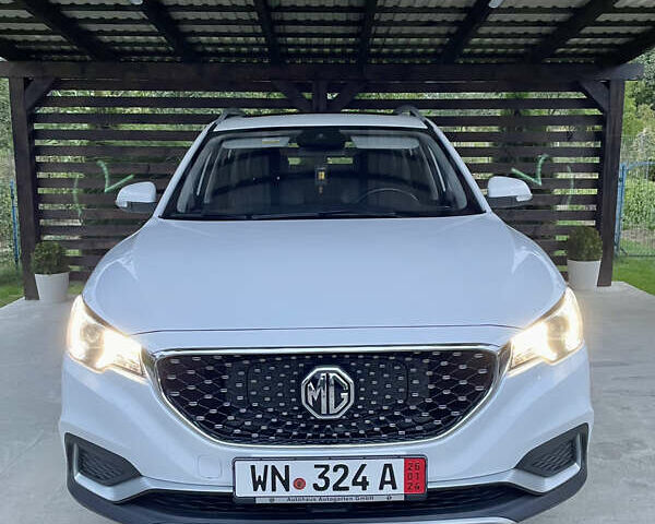 Белый МГ ZS EV, объемом двигателя 0 л и пробегом 45 тыс. км за 16999 $, фото 7 на Automoto.ua