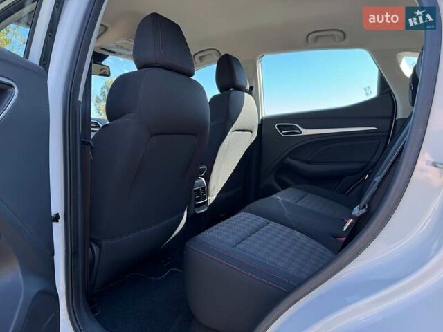 Белый МГ ZS EV, объемом двигателя 0 л и пробегом 83 тыс. км за 16200 $, фото 39 на Automoto.ua