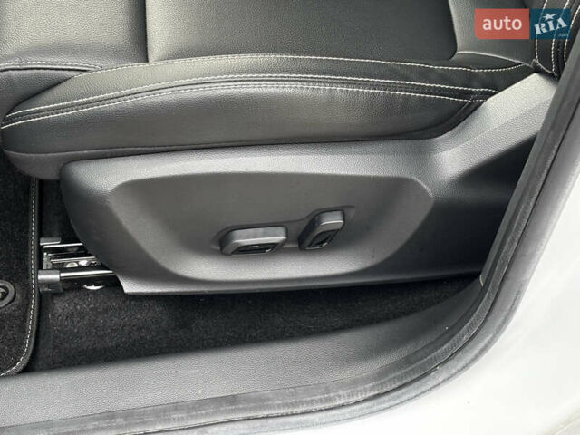 Белый МГ ZS EV, объемом двигателя 0 л и пробегом 45 тыс. км за 14300 $, фото 16 на Automoto.ua