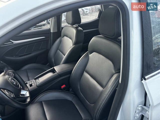 Білий МГ ZS EV, об'ємом двигуна 0 л та пробігом 70 тис. км за 13850 $, фото 20 на Automoto.ua
