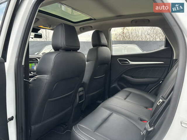 Белый МГ ZS EV, объемом двигателя 0 л и пробегом 36 тыс. км за 14000 $, фото 35 на Automoto.ua