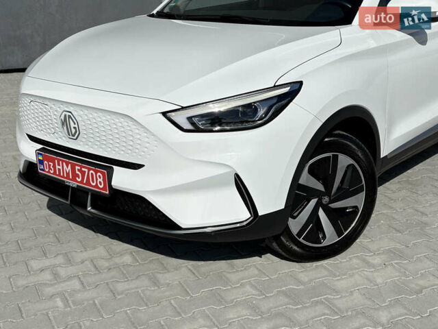Белый МГ ZS EV, объемом двигателя 0 л и пробегом 77 тыс. км за 15799 $, фото 8 на Automoto.ua