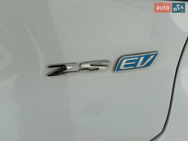 Белый МГ ZS EV, объемом двигателя 0 л и пробегом 77 тыс. км за 15799 $, фото 33 на Automoto.ua