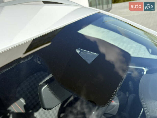 Белый МГ ZS EV, объемом двигателя 0 л и пробегом 77 тыс. км за 15799 $, фото 32 на Automoto.ua