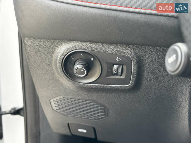 Белый МГ ZS EV, объемом двигателя 0 л и пробегом 57 тыс. км за 15999 $, фото 26 на Automoto.ua