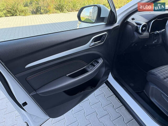 Белый МГ ZS EV, объемом двигателя 0 л и пробегом 77 тыс. км за 15799 $, фото 42 на Automoto.ua
