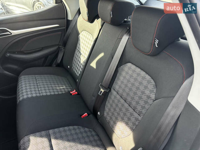 Белый МГ ZS EV, объемом двигателя 0 л и пробегом 46 тыс. км за 15999 $, фото 47 на Automoto.ua