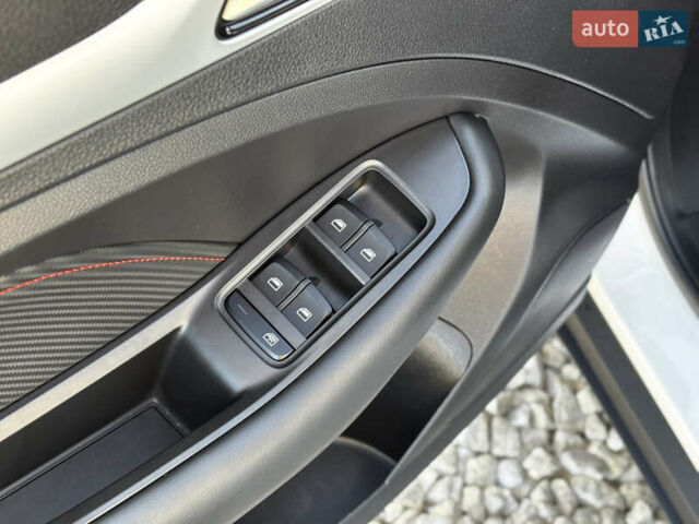 Белый МГ ZS EV, объемом двигателя 0 л и пробегом 46 тыс. км за 15999 $, фото 9 на Automoto.ua