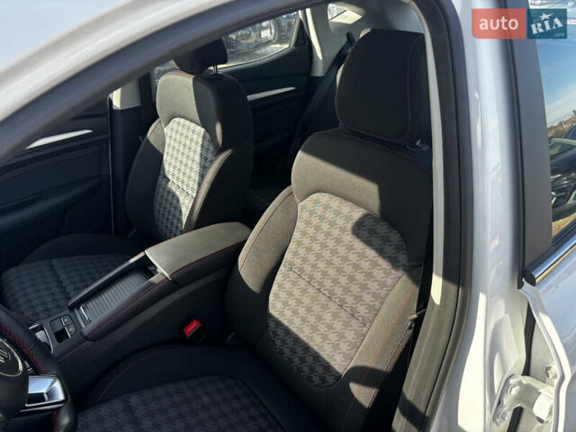 Белый МГ ZS EV, объемом двигателя 0 л и пробегом 46 тыс. км за 15999 $, фото 10 на Automoto.ua