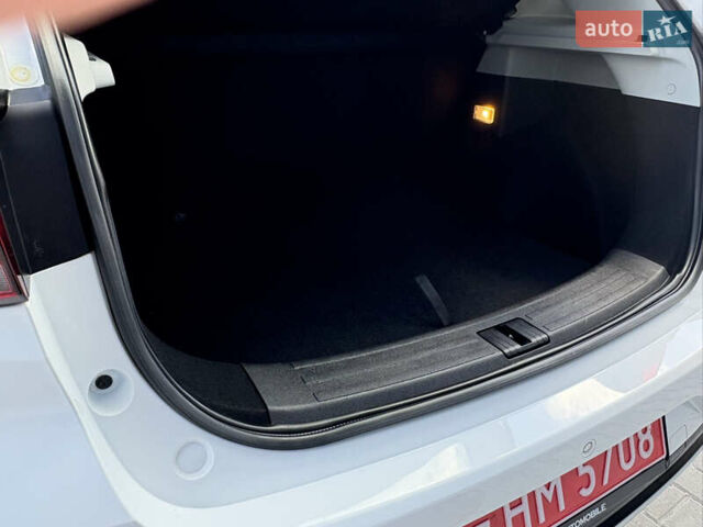 Белый МГ ZS EV, объемом двигателя 0 л и пробегом 77 тыс. км за 15799 $, фото 77 на Automoto.ua