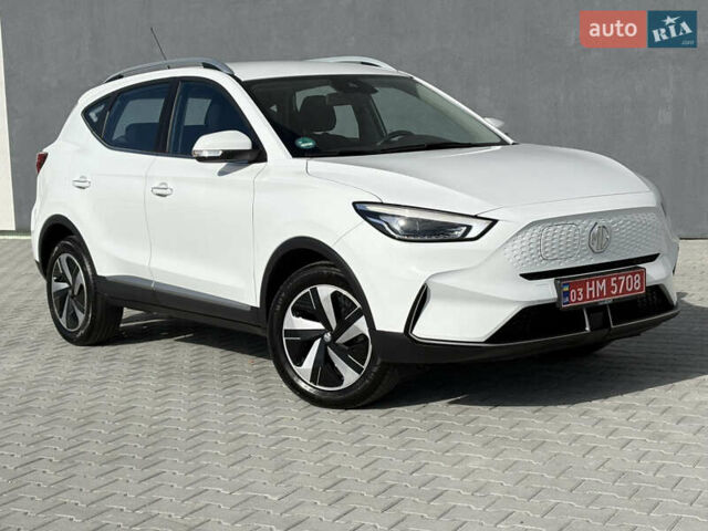 Белый МГ ZS EV, объемом двигателя 0 л и пробегом 77 тыс. км за 15799 $, фото 7 на Automoto.ua