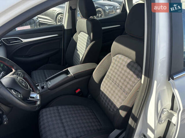 Белый МГ ZS EV, объемом двигателя 0 л и пробегом 46 тыс. км за 15999 $, фото 26 на Automoto.ua