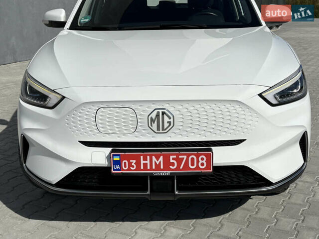 Белый МГ ZS EV, объемом двигателя 0 л и пробегом 77 тыс. км за 15799 $, фото 17 на Automoto.ua