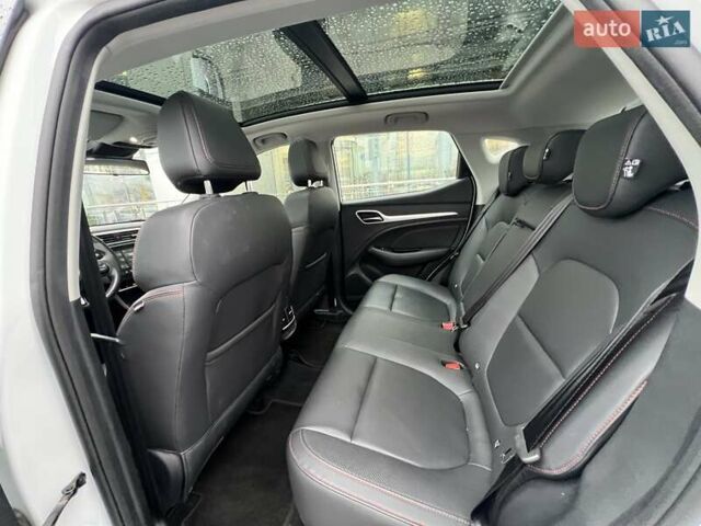 Белый МГ ZS EV, объемом двигателя 0 л и пробегом 32 тыс. км за 17969 $, фото 16 на Automoto.ua