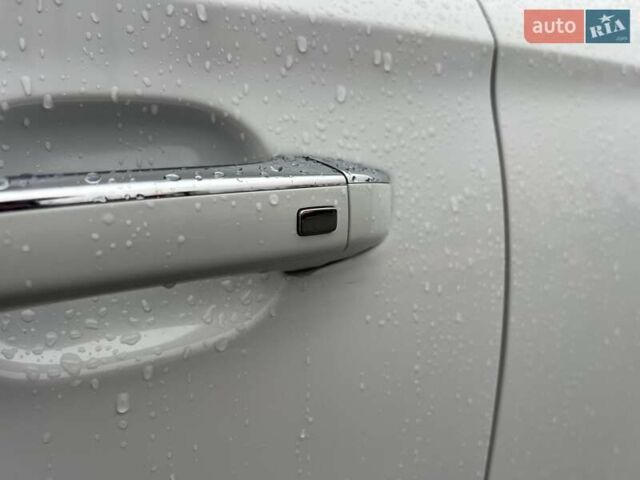 Белый МГ ZS EV, объемом двигателя 0 л и пробегом 32 тыс. км за 17969 $, фото 9 на Automoto.ua