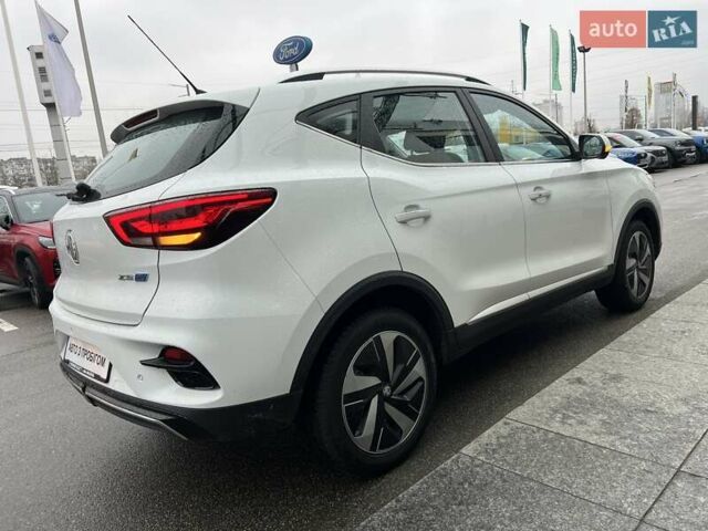 Белый МГ ZS EV, объемом двигателя 0 л и пробегом 32 тыс. км за 17969 $, фото 6 на Automoto.ua