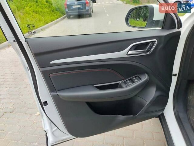 Белый МГ ZS EV, объемом двигателя 0 л и пробегом 35 тыс. км за 18400 $, фото 20 на Automoto.ua