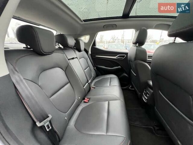 Белый МГ ZS EV, объемом двигателя 0 л и пробегом 32 тыс. км за 17969 $, фото 18 на Automoto.ua