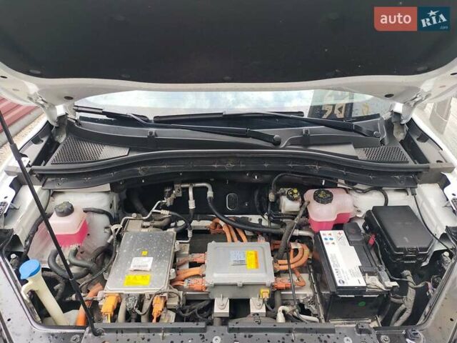 Белый МГ ZS EV, объемом двигателя 0 л и пробегом 35 тыс. км за 18400 $, фото 28 на Automoto.ua