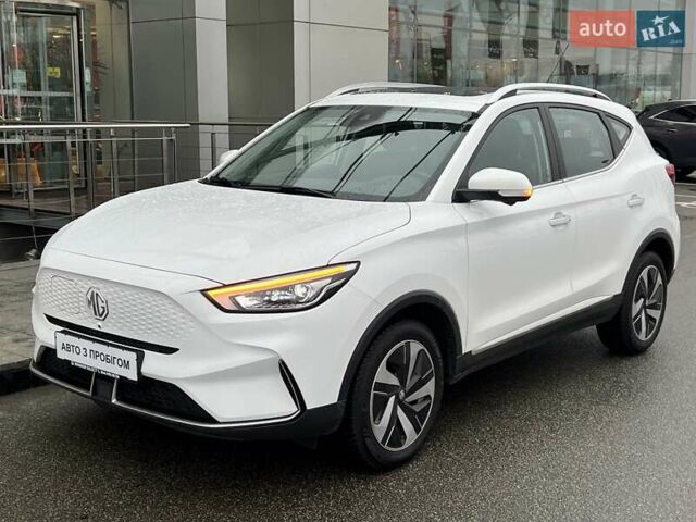 Белый МГ ZS EV, объемом двигателя 0 л и пробегом 32 тыс. км за 17969 $, фото 2 на Automoto.ua