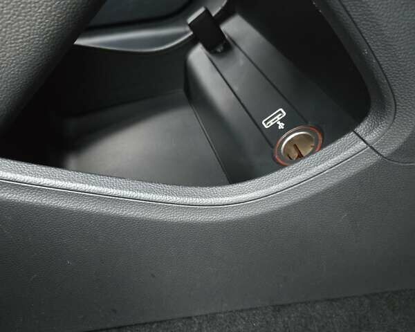 Чорний МГ ZS EV, об'ємом двигуна 0 л та пробігом 182 тис. км за 13200 $, фото 61 на Automoto.ua