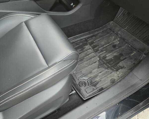 Чорний МГ ZS EV, об'ємом двигуна 0 л та пробігом 182 тис. км за 13200 $, фото 62 на Automoto.ua