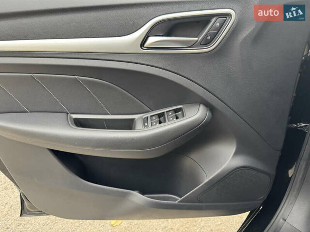 Черный МГ ZS EV, объемом двигателя 0 л и пробегом 98 тыс. км за 13500 $, фото 12 на Automoto.ua