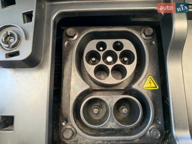 Красный МГ ZS EV, объемом двигателя 0 л и пробегом 77 тыс. км за 14299 $, фото 10 на Automoto.ua