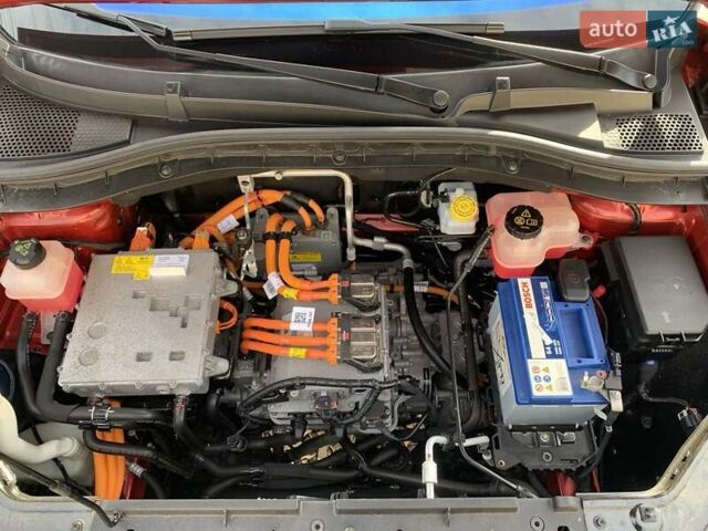 Красный МГ ZS EV, объемом двигателя 0 л и пробегом 77 тыс. км за 14299 $, фото 47 на Automoto.ua