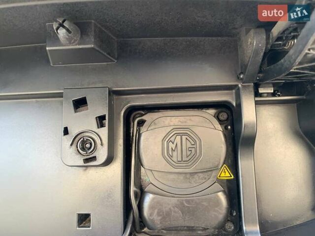 Красный МГ ZS EV, объемом двигателя 0 л и пробегом 77 тыс. км за 14299 $, фото 15 на Automoto.ua