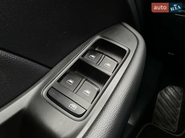 Красный МГ ZS EV, объемом двигателя 0 л и пробегом 76 тыс. км за 14500 $, фото 28 на Automoto.ua