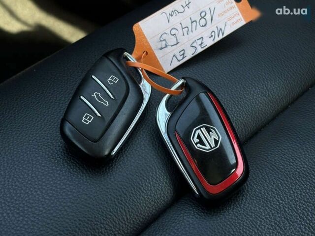 МГ ZS EV, об'ємом двигуна 0 л та пробігом 62 тис. км за 13850 $, фото 12 на Automoto.ua