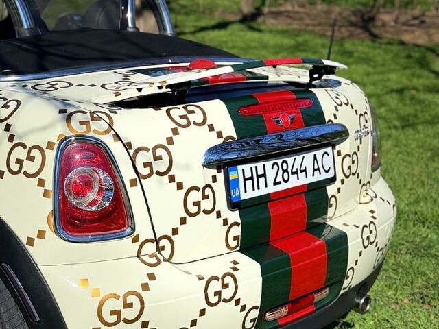 Білий Міні Cabrio, об'ємом двигуна 1.6 л та пробігом 120 тис. км за 10000 $, фото 4 на Automoto.ua