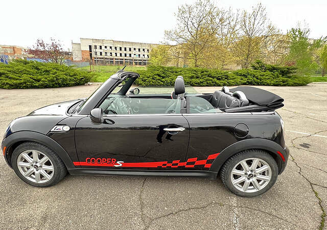 Чорний Міні Cabrio, об'ємом двигуна 1.6 л та пробігом 110 тис. км за 9000 $, фото 27 на Automoto.ua