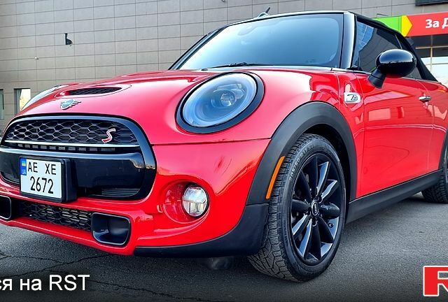 Червоний Міні Cabrio, об'ємом двигуна 2 л та пробігом 32 тис. км за 13300 $, фото 1 на Automoto.ua
