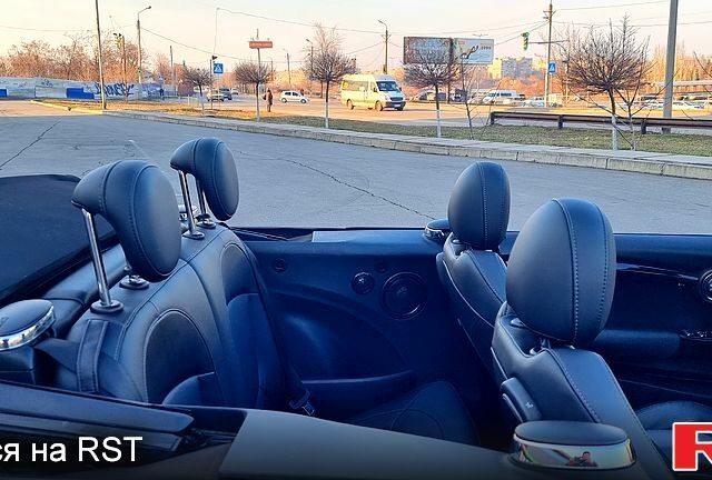 Червоний Міні Cabrio, об'ємом двигуна 2 л та пробігом 32 тис. км за 13300 $, фото 13 на Automoto.ua