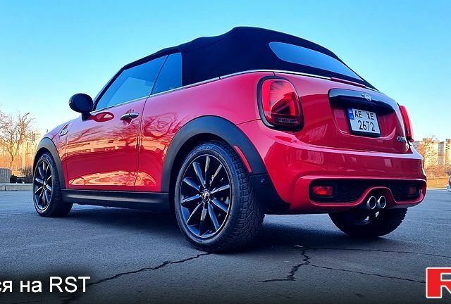 Червоний Міні Cabrio, об'ємом двигуна 2 л та пробігом 32 тис. км за 13300 $, фото 3 на Automoto.ua