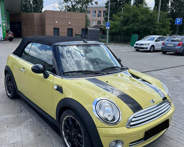 Жовтий Міні Cabrio, об'ємом двигуна 1.6 л та пробігом 85 тис. км за 8888 $, фото 18 на Automoto.ua