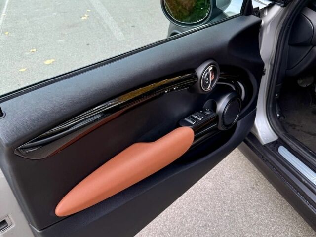 Сірий Міні Cabrio, об'ємом двигуна 2 л та пробігом 14 тис. км за 29900 $, фото 19 на Automoto.ua