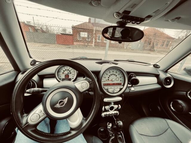 Белый Мини Клабмен, объемом двигателя 1.6 л и пробегом 117 тыс. км за 7800 $, фото 6 на Automoto.ua