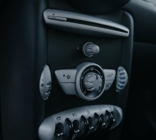 Білий Міні Клубмен, об'ємом двигуна 1.6 л та пробігом 200 тис. км за 6000 $, фото 11 на Automoto.ua