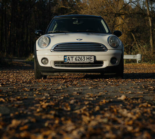 Білий Міні Клубмен, об'ємом двигуна 1.6 л та пробігом 200 тис. км за 6000 $, фото 2 на Automoto.ua