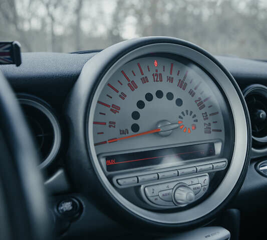 Білий Міні Клубмен, об'ємом двигуна 1.6 л та пробігом 200 тис. км за 6000 $, фото 15 на Automoto.ua